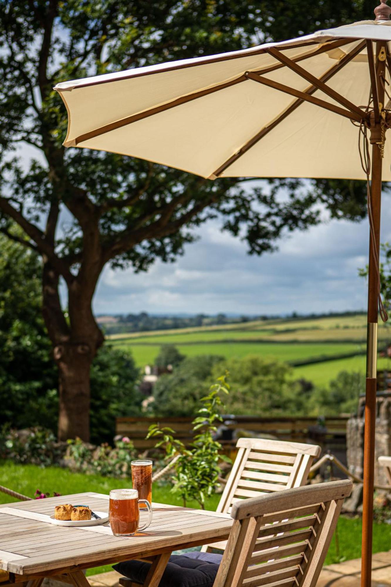 The Queens Arms Poyntington Εξωτερικό φωτογραφία